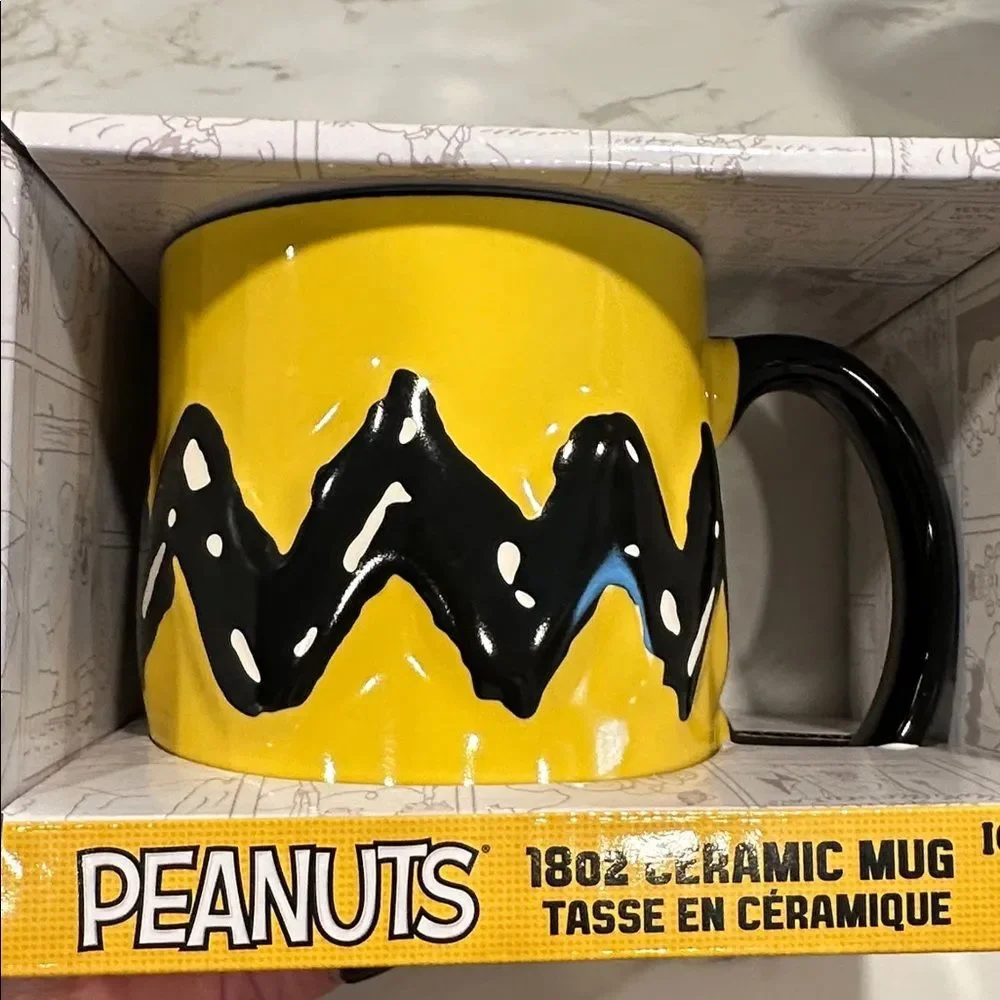 Peanuts Charlie Brown Coffee Mug Ceramic NEW 18 ounce Yellow Black Stripe 1 Cup